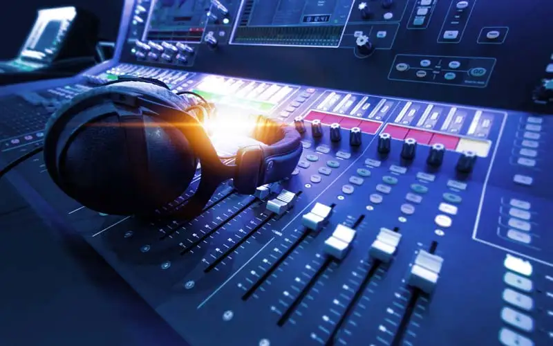 Launch Your Career in Sound &amp; Music: Business Ideas, Talent Tips &amp; Ad Suggestions